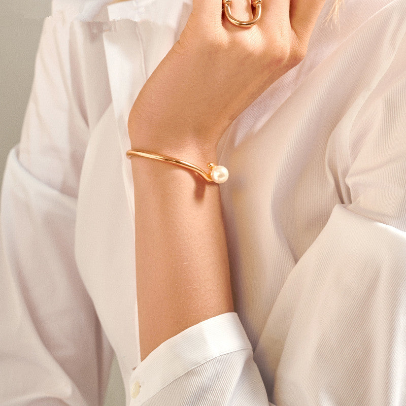 C-shaped adjustable opening bracelet